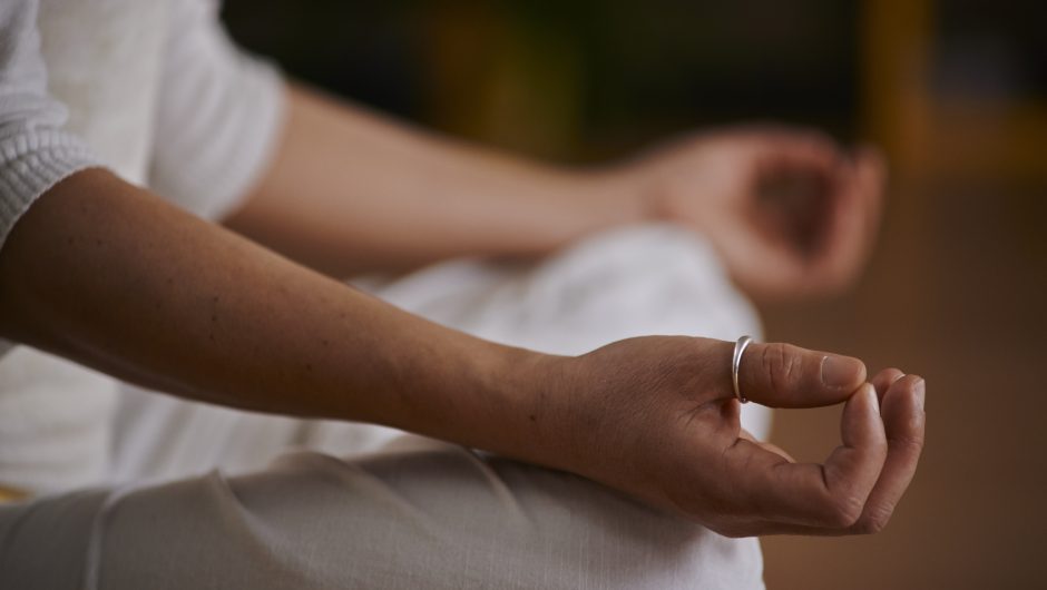 Cât de des este recomandat să practici yoga pentru a vedea rezultate